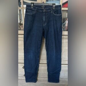 Banana Republic Men’s Tapered Fit Jeans in Volcano Wash - 36 x 34